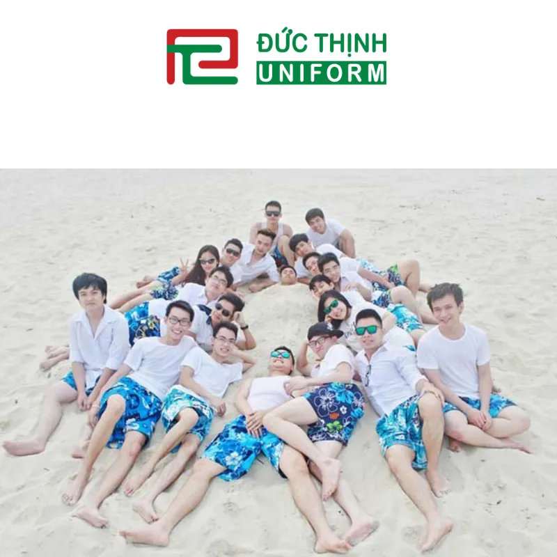 Mẫu đồng phục đi biển
