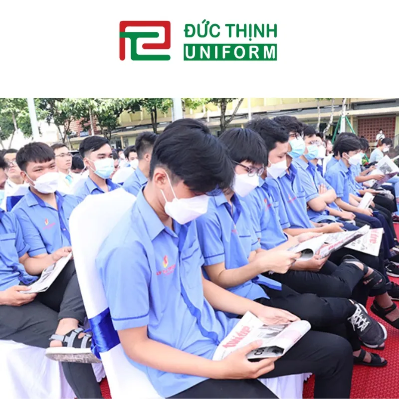Đồng phục áo sơ mi và quần tây dài của trường nghề